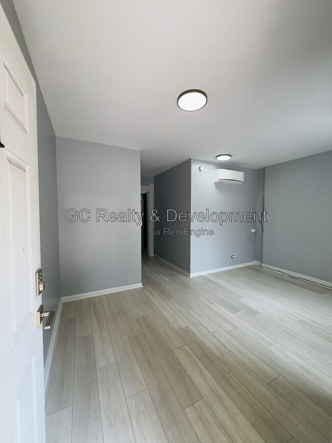 Foto del edificio - 2307 S Leavitt St