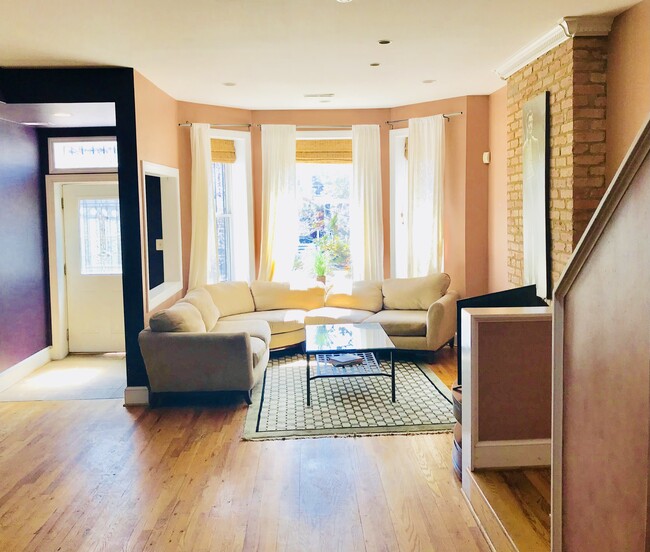 Living and front door - 1115 Euclid St NW