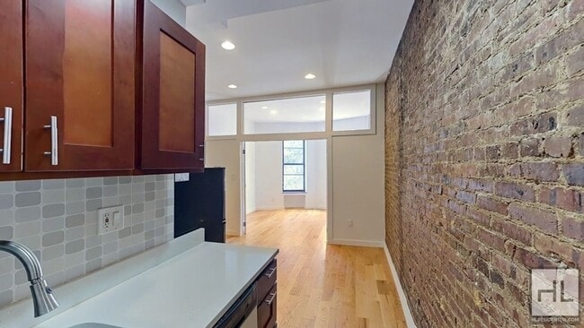 Building Photo - BEDFORD AVENUE / No fee 1-Bed 1-Bath in Pr...