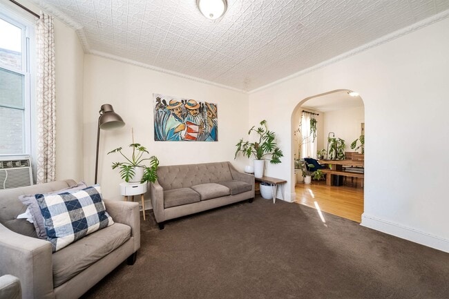 Foto del edificio - 6331 John F. Kennedy Blvd