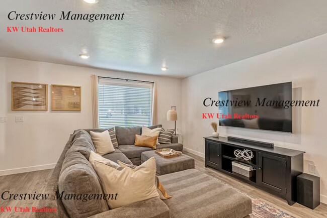 Foto del edificio - Beautifully Maintained Townhouse in a Prime Location