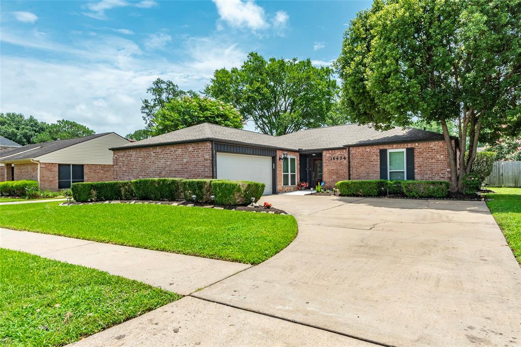 Primary Photo - 16434 Brookvilla Dr