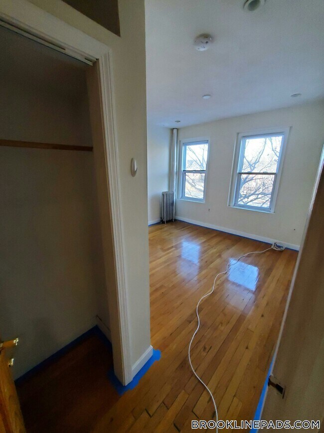 Foto del edificio - 352 Riverway