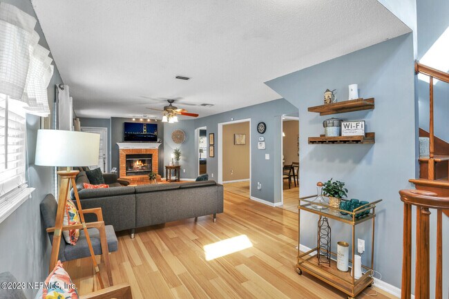 Foto del edificio - 1645 Westwind Dr