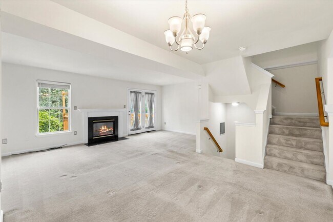 Foto del edificio - End-Unit Townhome in Spotsylvania!