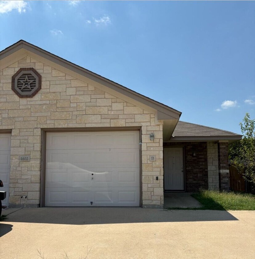 Foto principal - 1402 Powder River Dr