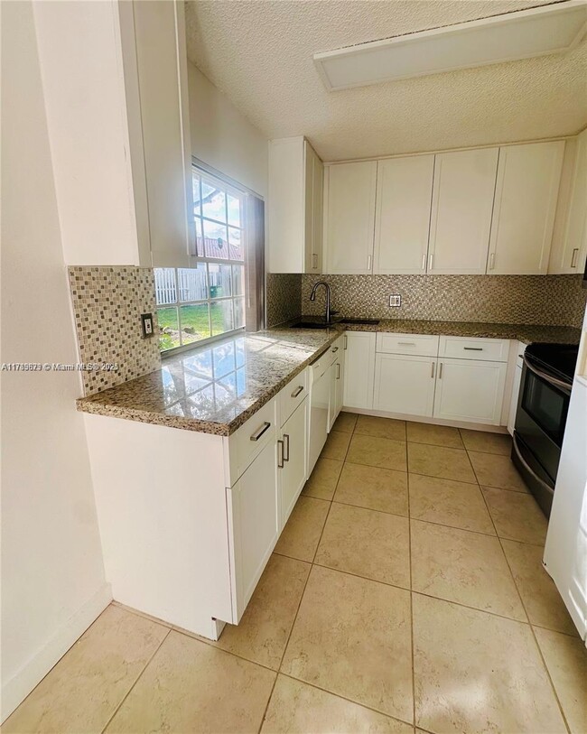 Foto del edificio - 1487 Springside Dr