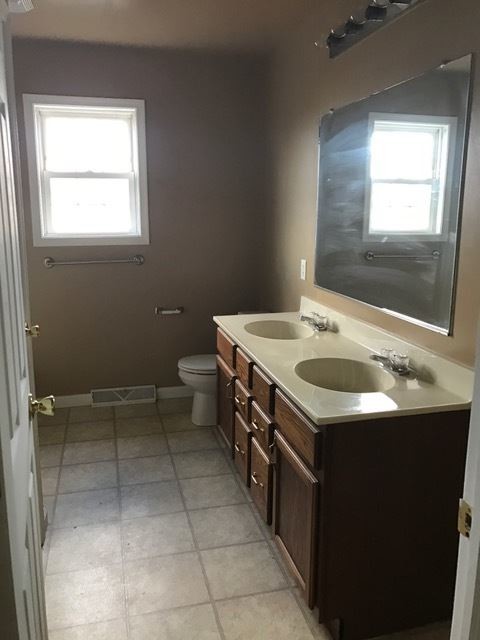 Building Photo - 310 Lighthouse Dr