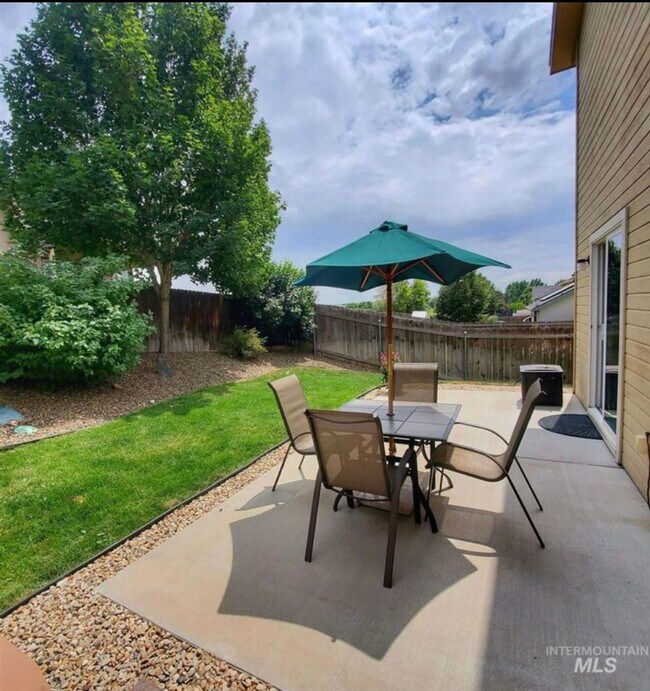 Foto del edificio - Lovely 4 Bedroom (+ Large bonus room) in B...