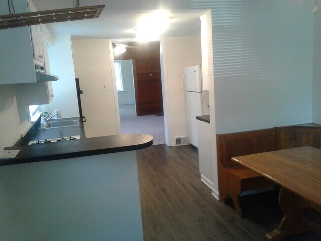 Foto del edificio - 209 E Montgomery Ave