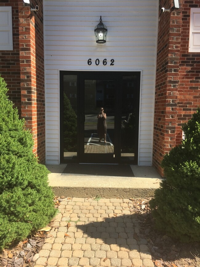 Building Photo - 6062 Donna-Jay Dr