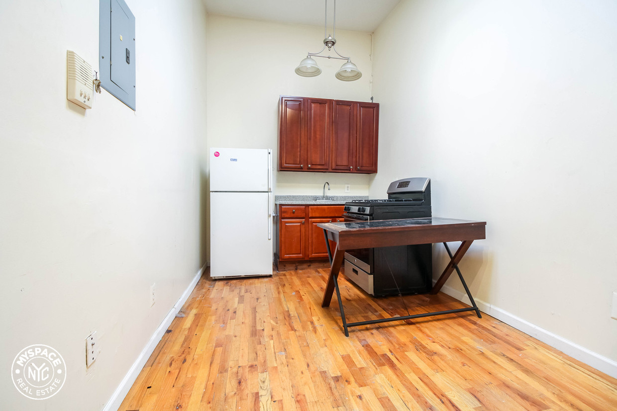 Foto principal - 413 Bushwick Ave