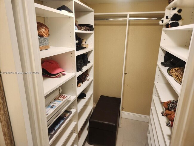 Foto del edificio - 18071 Biscayne Blvd