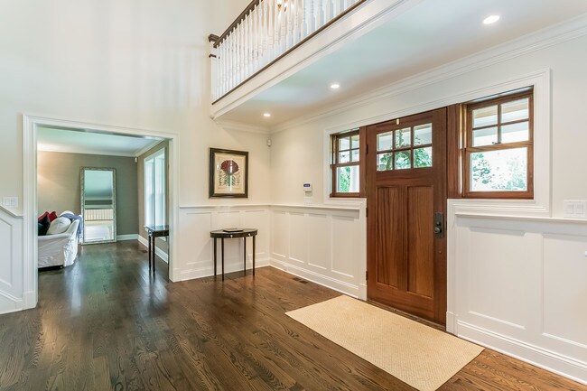 Foto del edificio - 18 Fox Hill Ln