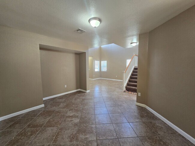 Building Photo - 1602 W Ave H4