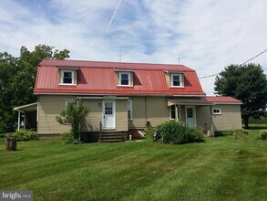 Building Photo - 52 Pear Rd