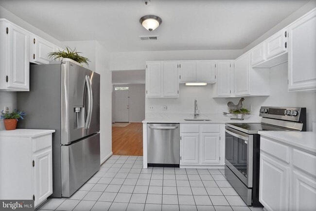 Building Photo - 4223 N Carlin Springs Rd