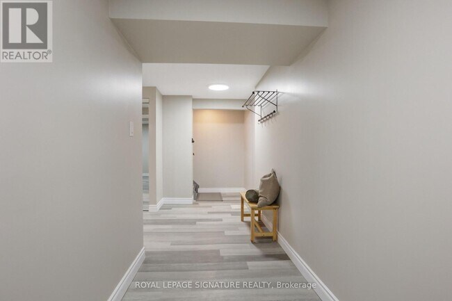 Photo du bâtiment - 1506 Queen's Blvd