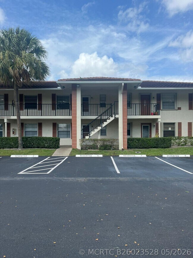 Building Photo - 9993 Three Lakes Cir