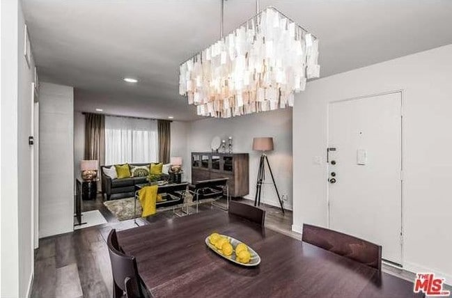 Building Photo - 1606 S Barrington Ave