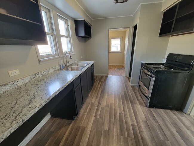 Foto del edificio - 802 Deleon St