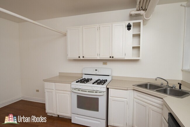 Foto del edificio - 4448 N Western Ave