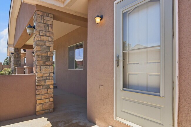Foto del edificio - $3,245.95 - 4 Bed, 3 Bath Townhome In Commerce City with Central AC and In Unit Laundry!
