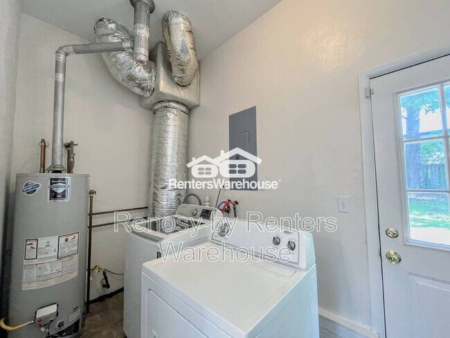 Foto del edificio - 2444 Tullibee Dr