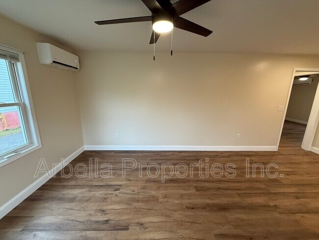 Foto del edificio - 1101 N Wilcox Dr