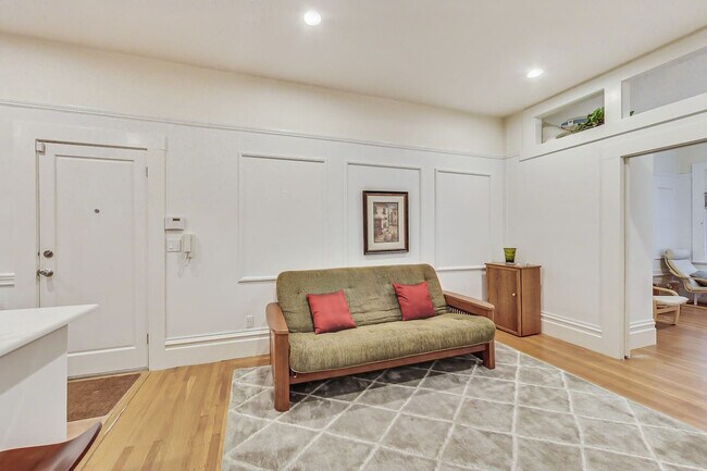 Foto del edificio - 2474 Washington St