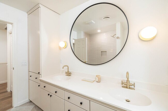 Foto del edificio - 884 Shrewsbury Ln