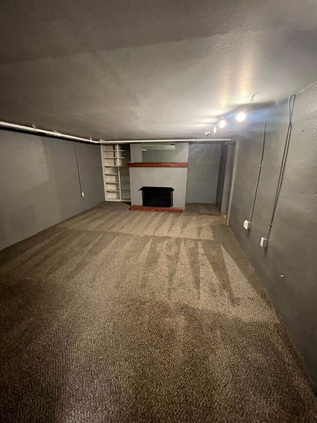 Foto del edificio - 244 N Vine St