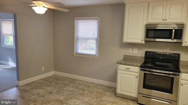 Foto del edificio - 29620 Whalen Rd