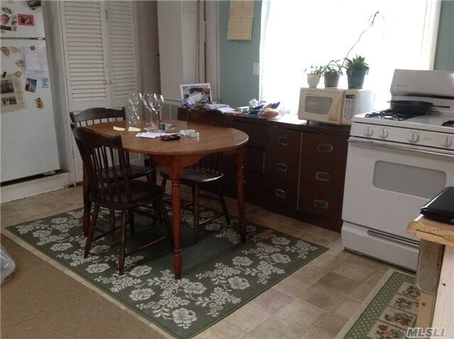 Foto del edificio - 134A Montauk Hwy