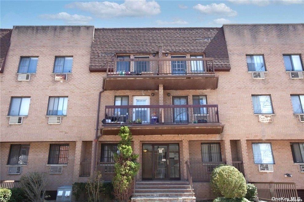Primary Photo - 36-21 193rd St