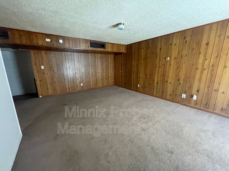 Primary Photo - 310 SW 42nd Ave