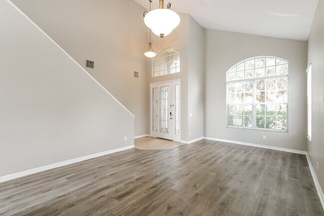 Foto del edificio - 4454 Hawksley Pl