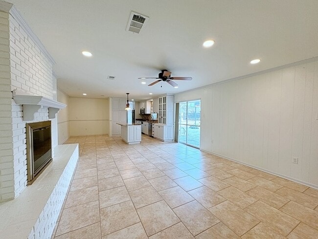 Building Photo - 3 Bedroom house in Tara Subdivision near T...