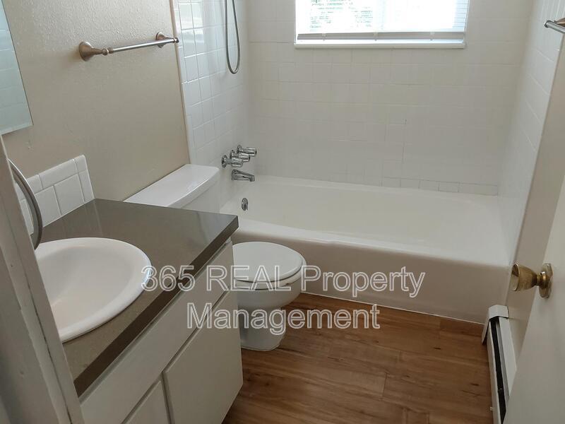 Primary Photo - 1488 E 16th St