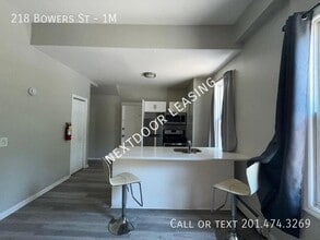 Building Photo - 218 Bowers St