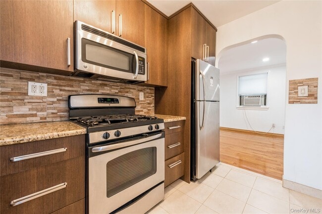 Building Photo - 260-40-260-74 74th Ave