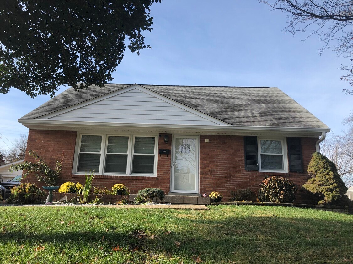 Foto principal - 3502 Tyrone Dr