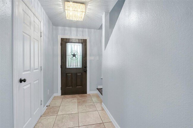 Foto del edificio - 7831 Saddle Run