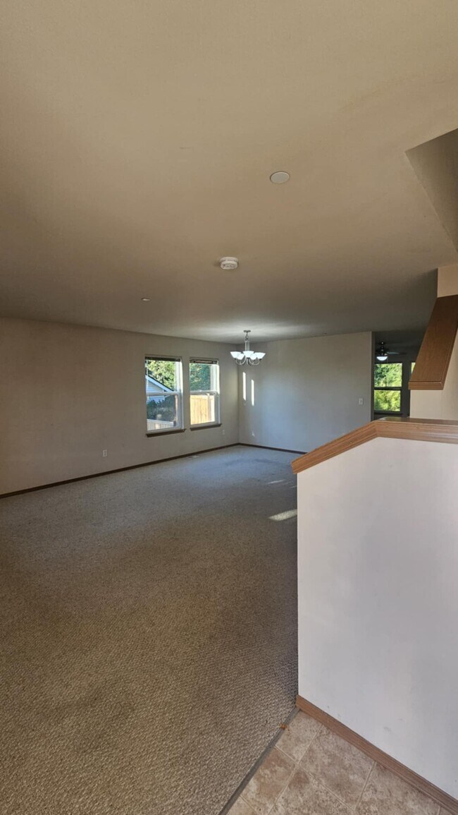 Foto del edificio - 1562 Packwood Ave