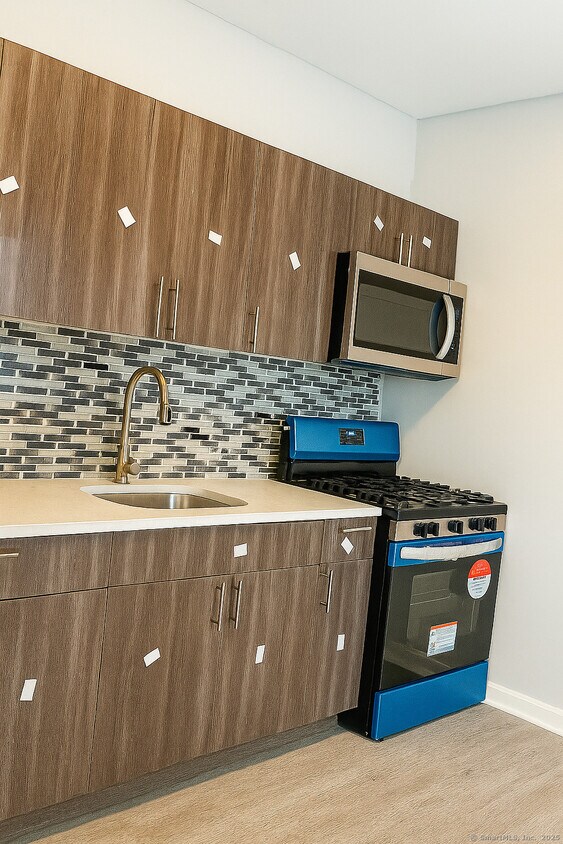 Foto principal - 639 Barnum Ave