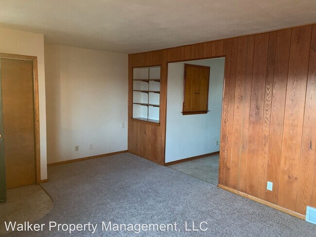 Building Photo - 2216 W Wall St