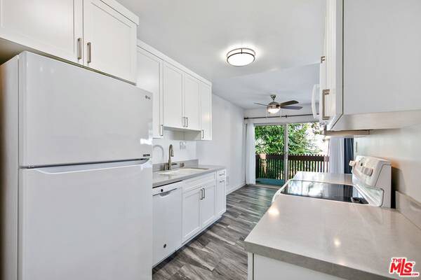 Building Photo - 5900 Canterbury Dr
