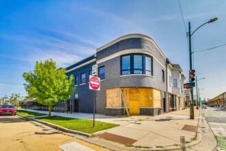 Building Photo - 4158 W Lake St
