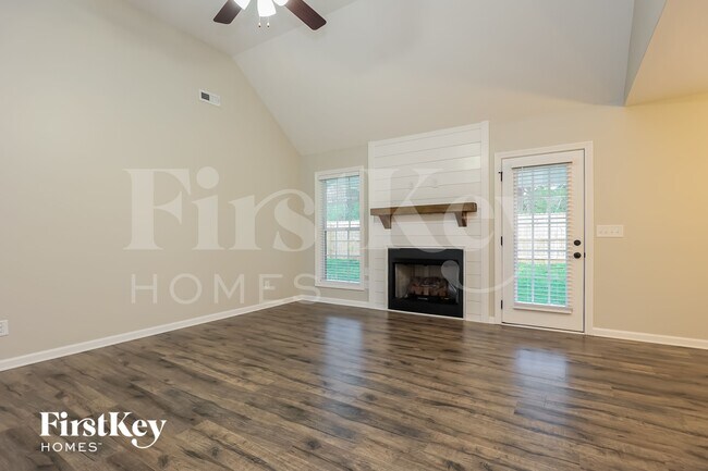 Building Photo - 500 Woodtrace Dr