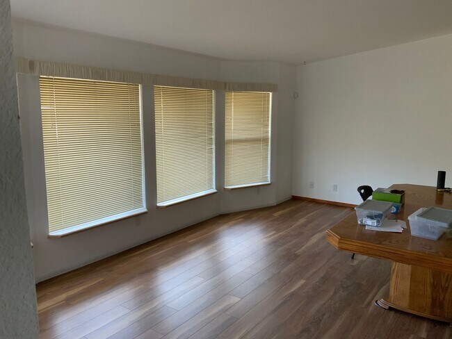 Building Photo - 3 Bedroom 2 Bath Home for Rent in Ephrata